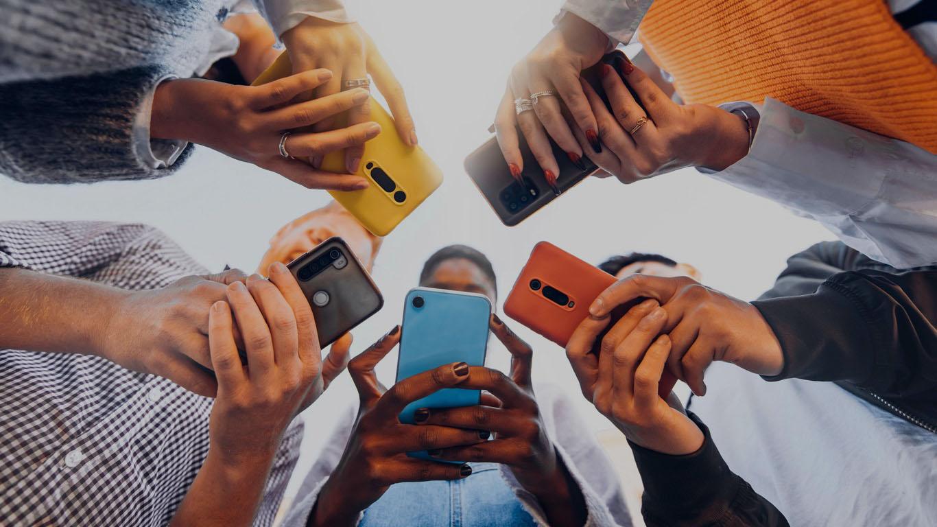 RÉSEAUX SOCIAUX LE NOUVEL HORIZON DE L'ORIENTATION ÉTUDIANTE